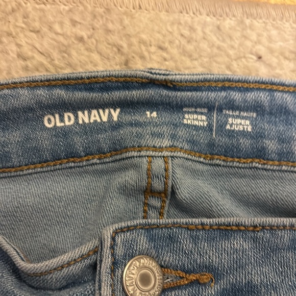 Old Navy light wash skinny jeans - Picture 2 of 3